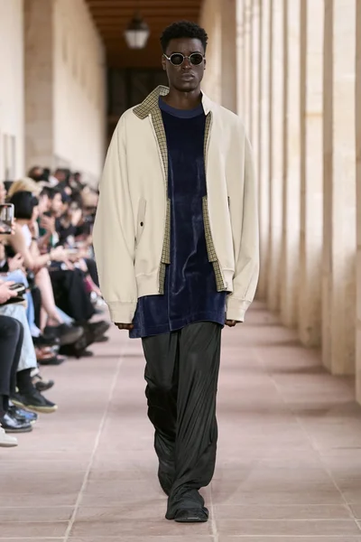 Look 24